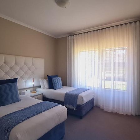 2 On Lismore Guesthouse Tokai Екстериор снимка