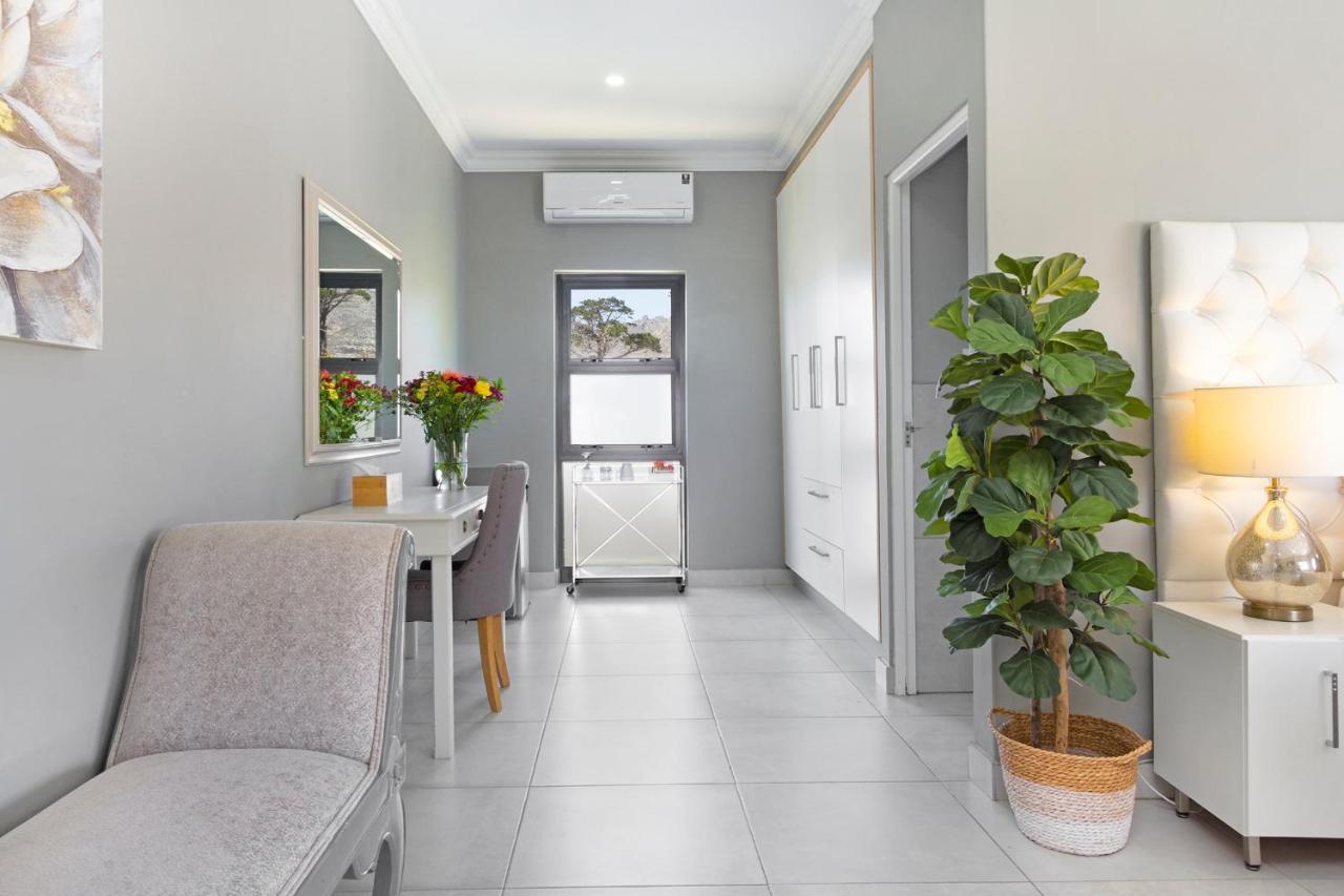 2 On Lismore Guesthouse Tokai Екстериор снимка