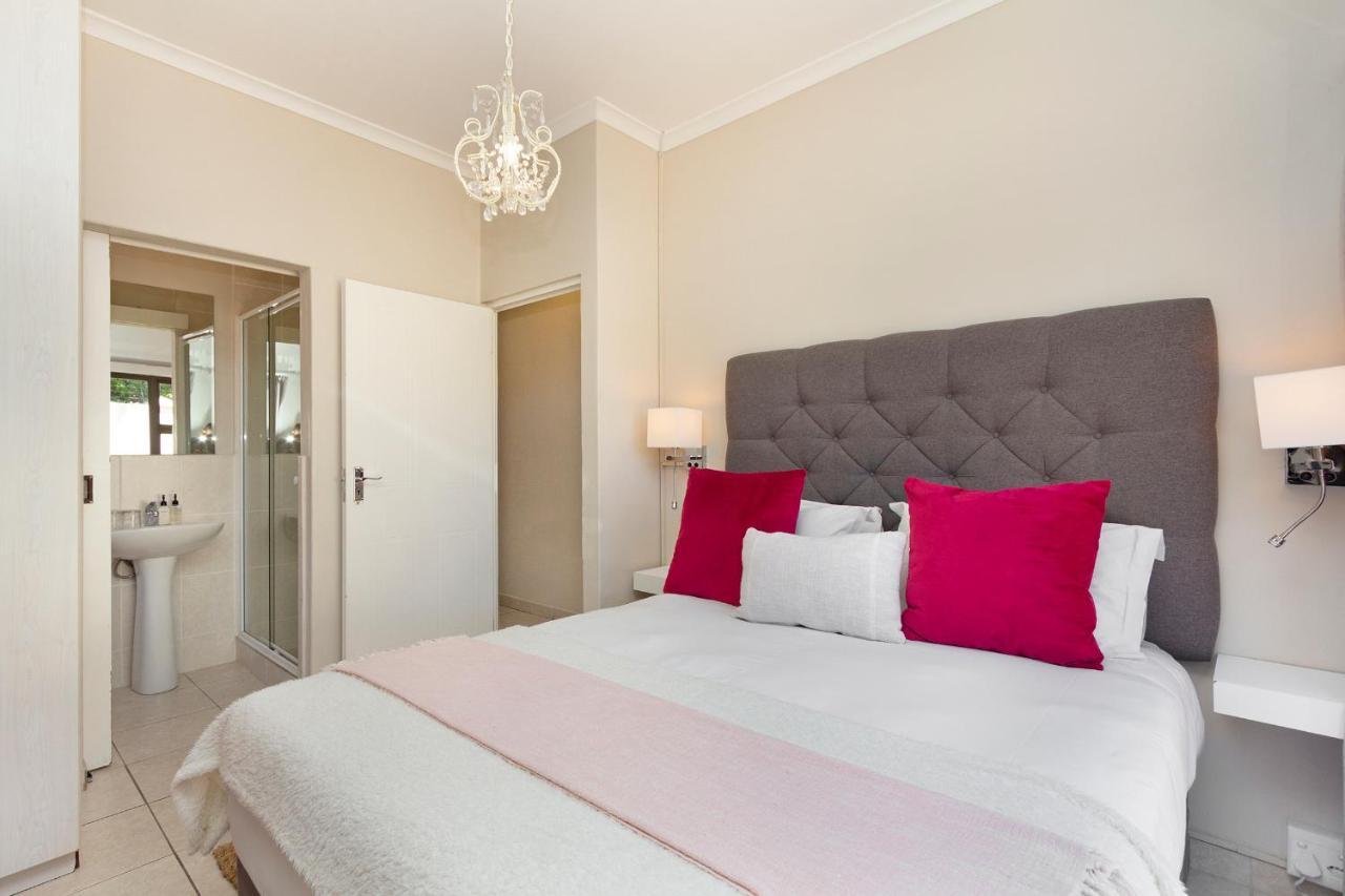 2 On Lismore Guesthouse Tokai Екстериор снимка