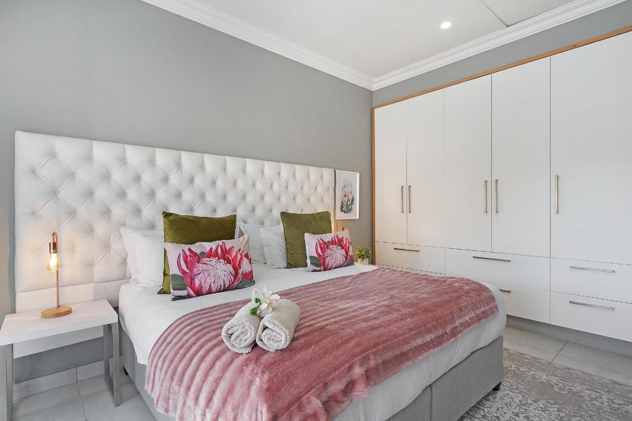 2 On Lismore Guesthouse Tokai Екстериор снимка