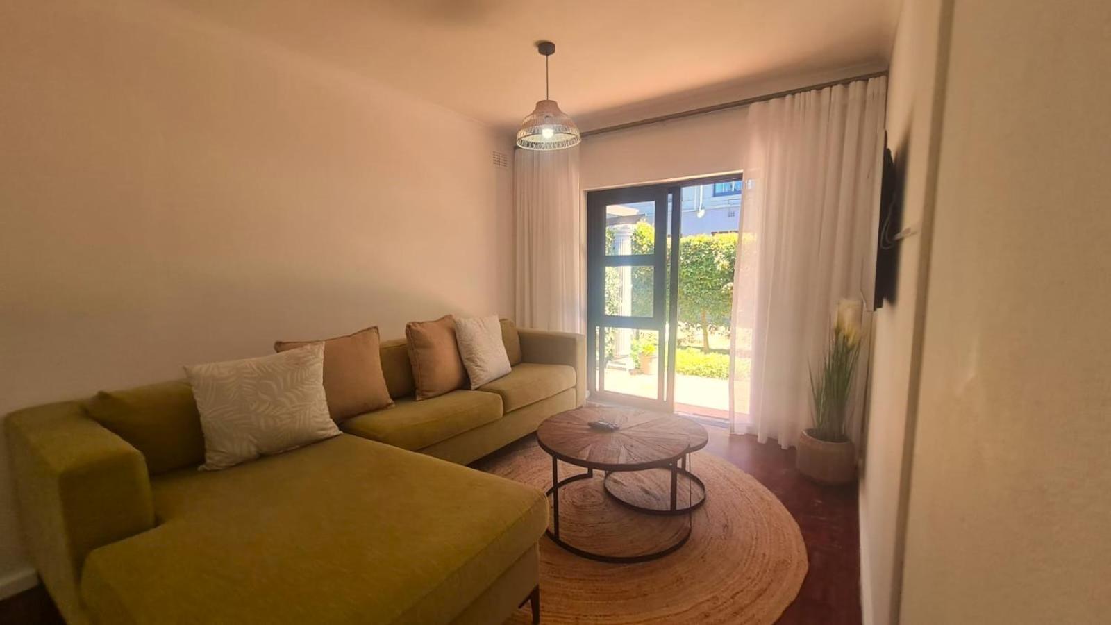 2 On Lismore Guesthouse Tokai Екстериор снимка