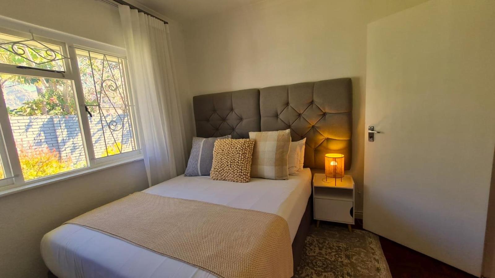 2 On Lismore Guesthouse Tokai Екстериор снимка