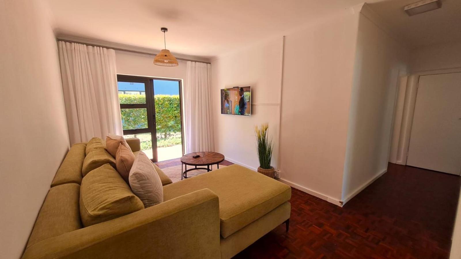 2 On Lismore Guesthouse Tokai Екстериор снимка